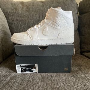 Air Jordan 1 Mid